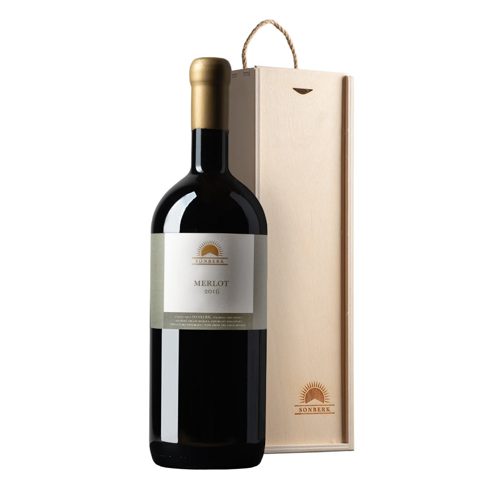 Merlot 2016 Magnum in wooden gift box